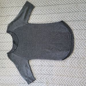 Black & white 3/4 sleeve top medium